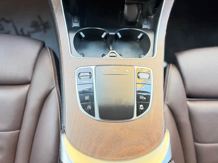 Фото 21 - Mercedes-Benz GLC-Class