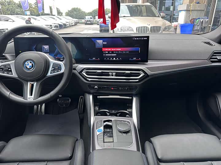 Фото 11 - BMW i4