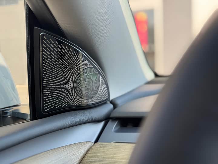 Фото 14 - Tesla Model Y