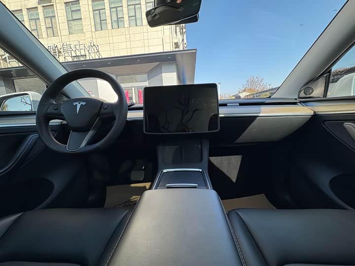 Фото 9 - Tesla Model Y