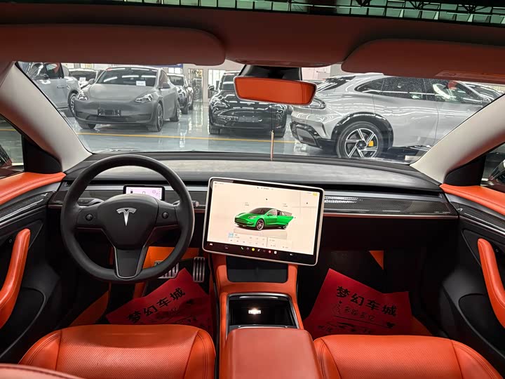 Фото 8 - Tesla Model 3