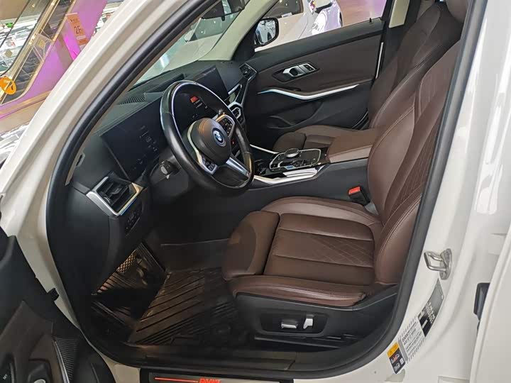 Фото 15 - BMW i3