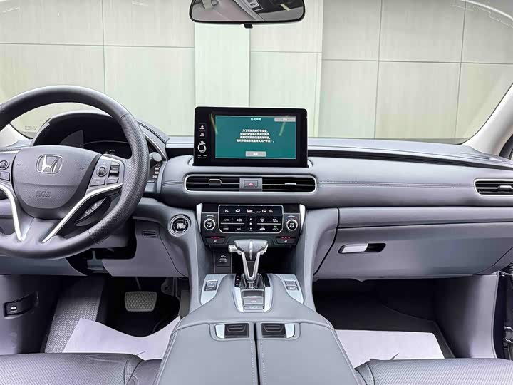 Фото 9 - Honda Avancier