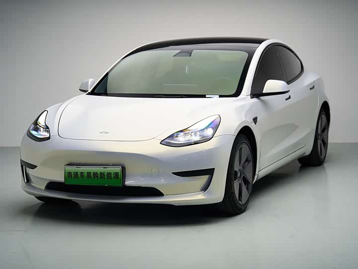 Фото 1 - Tesla Model 3