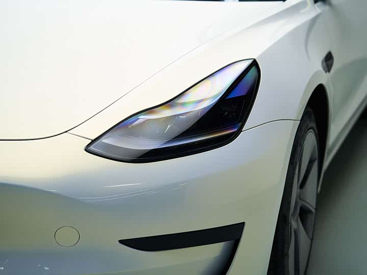 Фото 10 - Tesla Model 3