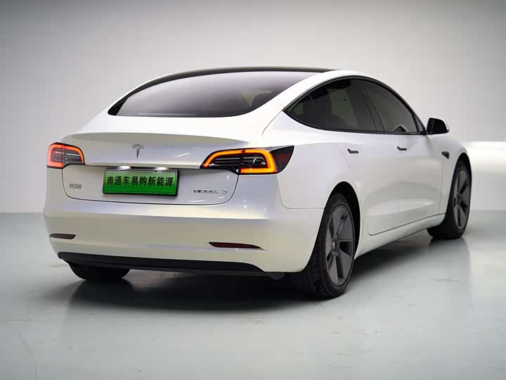 Фото 19 - Tesla Model 3