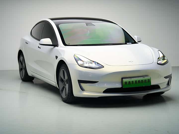 Фото 2 - Tesla Model 3