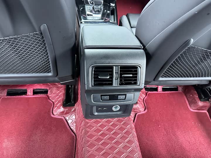 Фото 13 - Audi Q5L