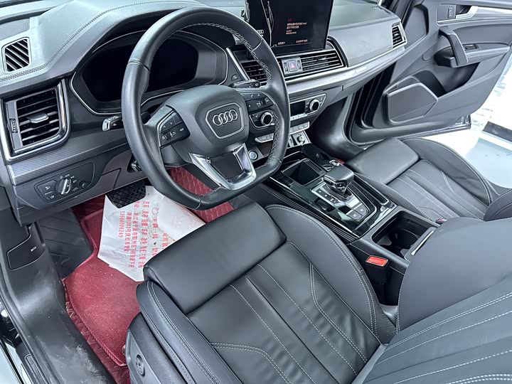 Фото 5 - Audi Q5L