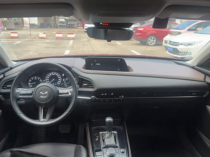 Фото 10 - Mazda CX-30