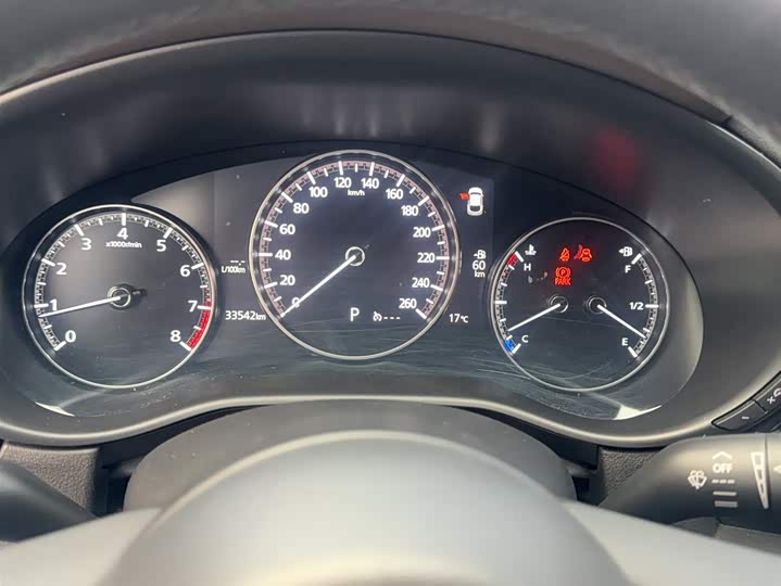 Фото 11 - Mazda CX-30