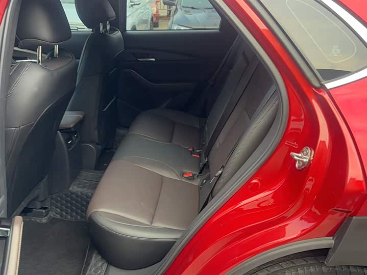 Фото 8 - Mazda CX-30