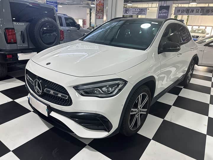 Фото 1 - Mercedes-Benz GLA-Class