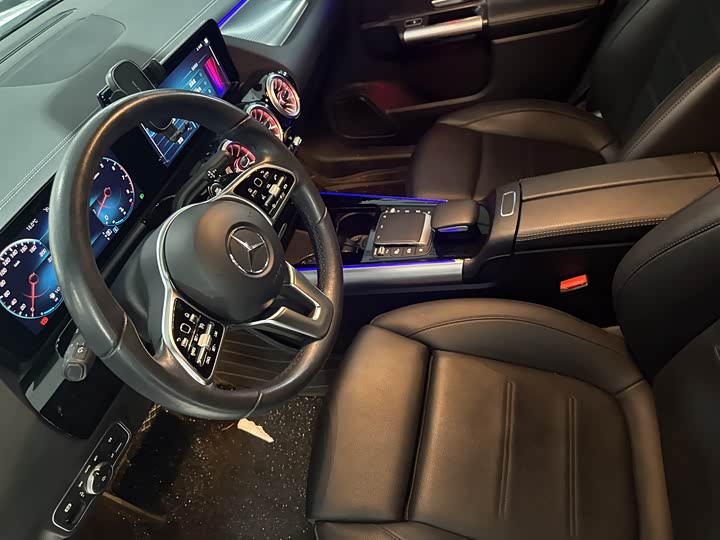 Фото 10 - Mercedes-Benz GLA-Class