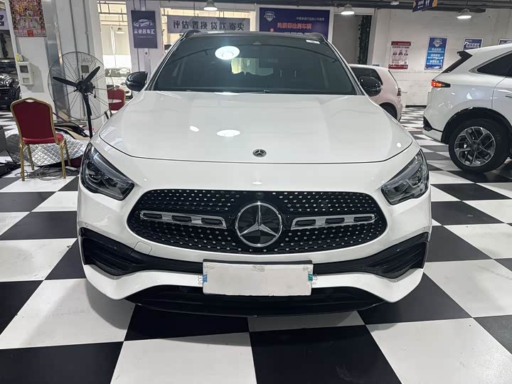 Фото 2 - Mercedes-Benz GLA-Class