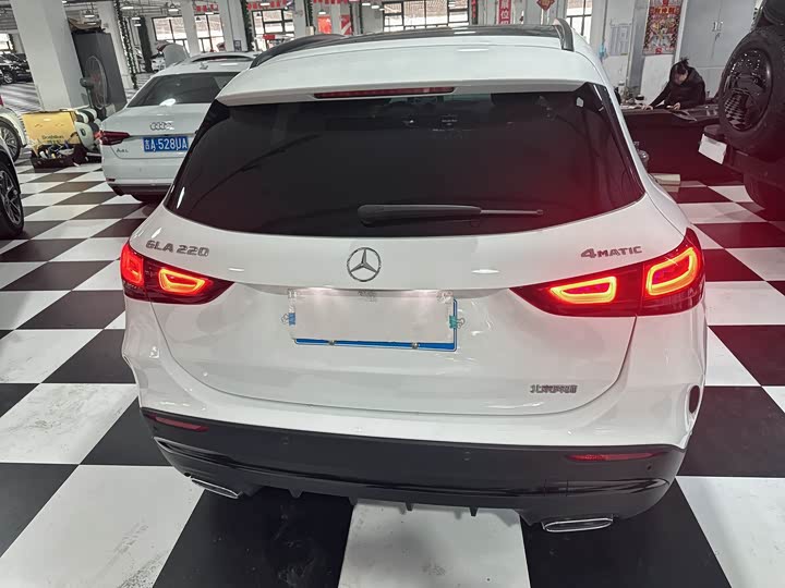 Фото 5 - Mercedes-Benz GLA-Class