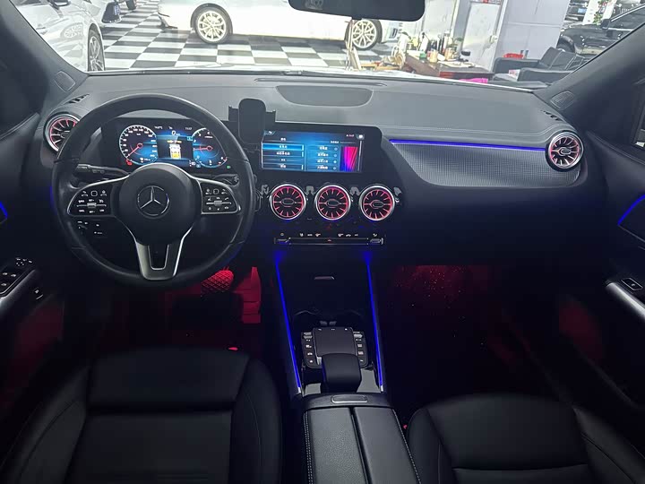 Фото 7 - Mercedes-Benz GLA-Class