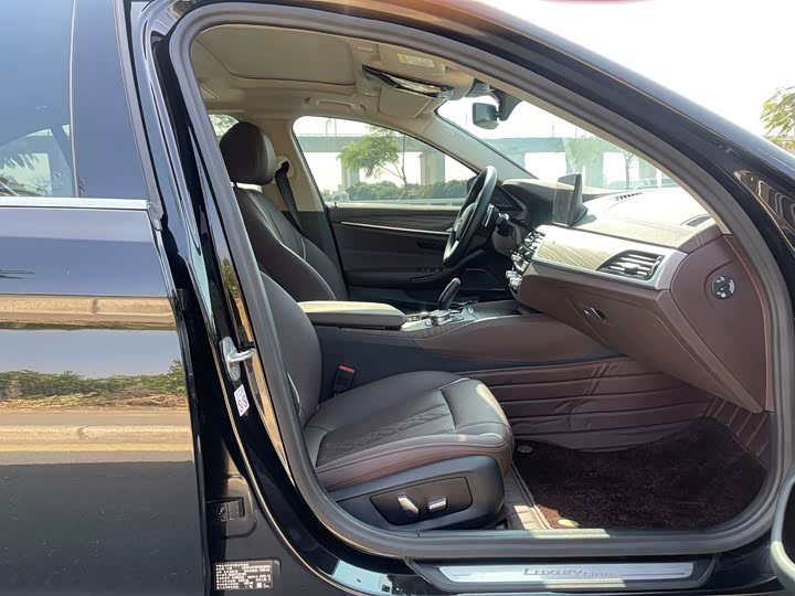 Фото 10 - BMW 5 Series