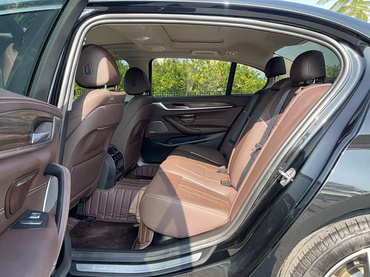 Фото 22 - BMW 5 Series