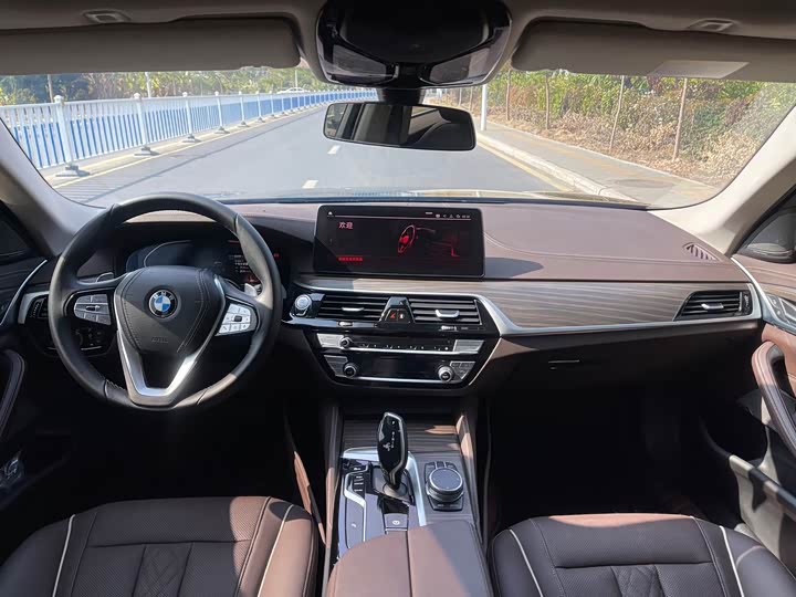 Фото 24 - BMW 5 Series