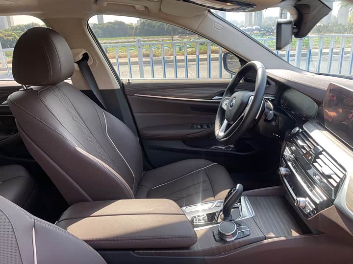 Фото 8 - BMW 5 Series