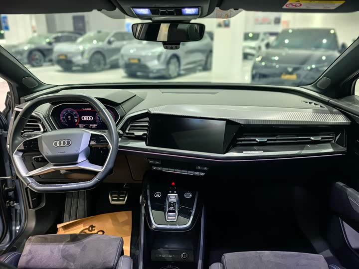 Фото 10 - Audi Q4 e-tron