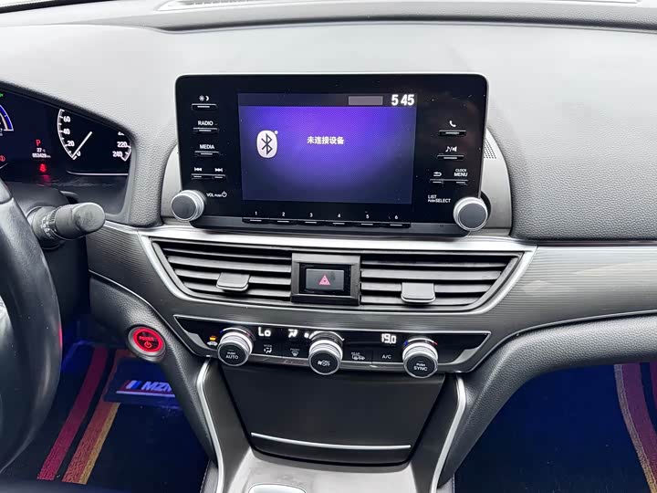 Фото 10 - Honda Accord