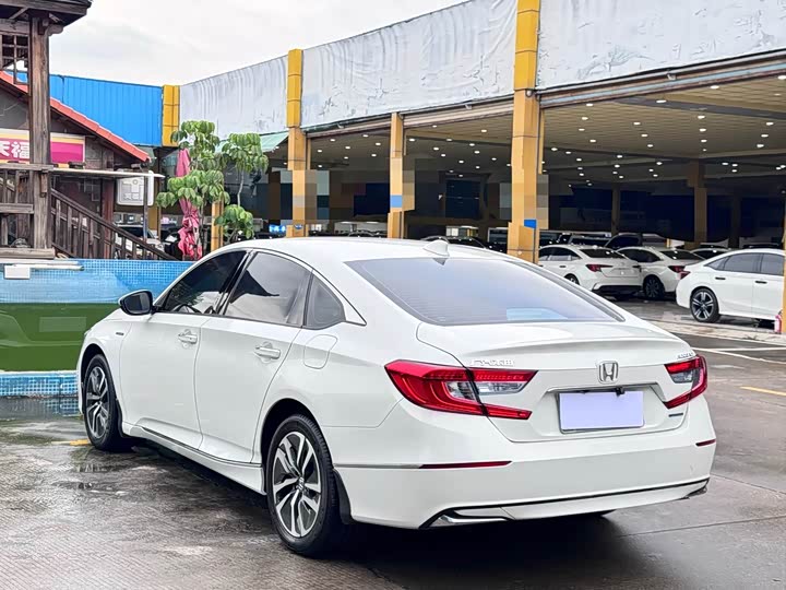 Фото 13 - Honda Accord