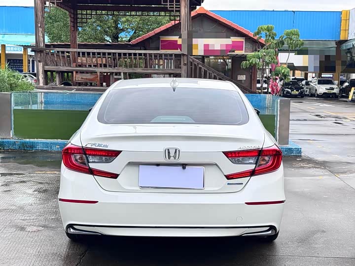 Фото 14 - Honda Accord