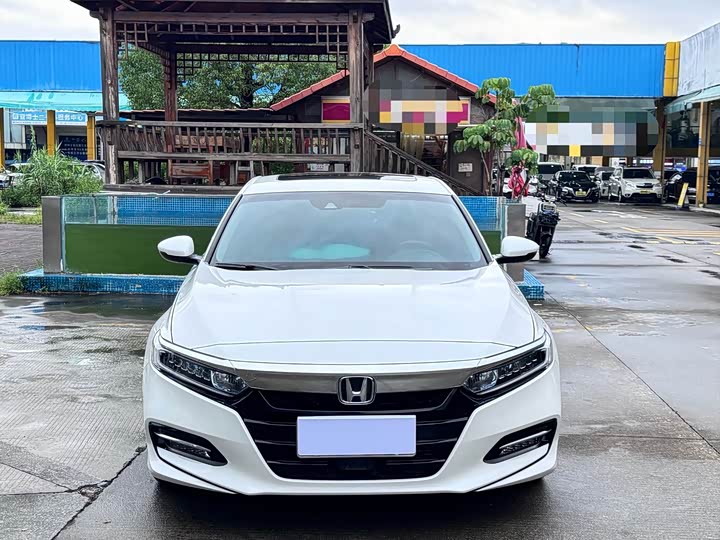 Фото 2 - Honda Accord