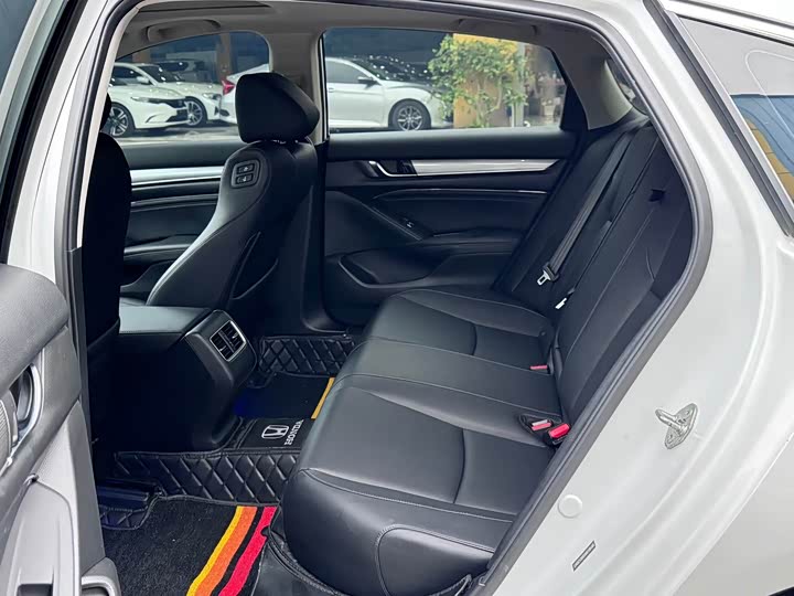 Фото 5 - Honda Accord