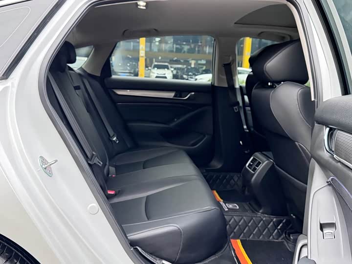 Фото 6 - Honda Accord