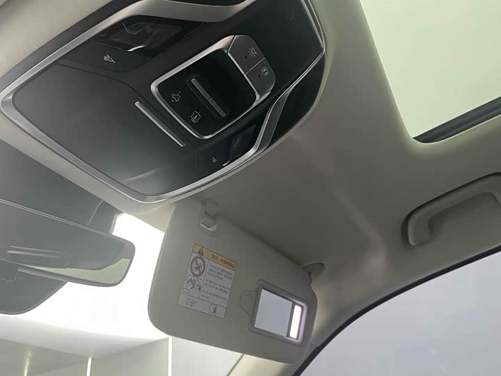 Фото 15 - Geely Tugella S