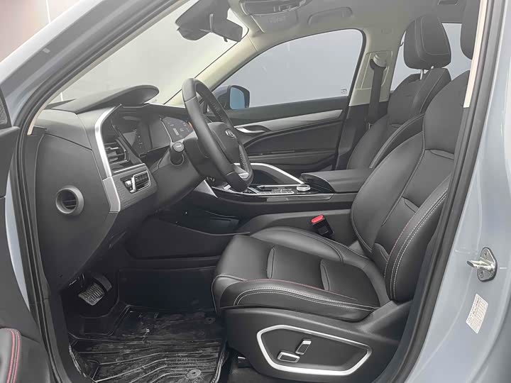 Фото 19 - Geely Tugella S