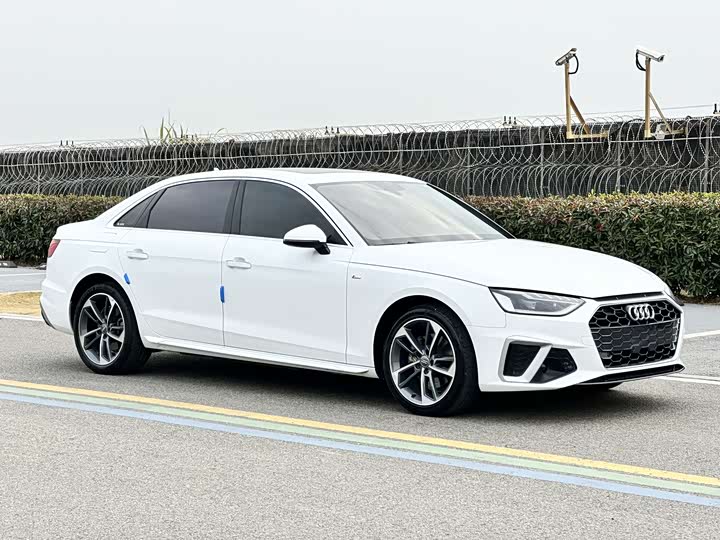 Фото 3 - Audi A4L