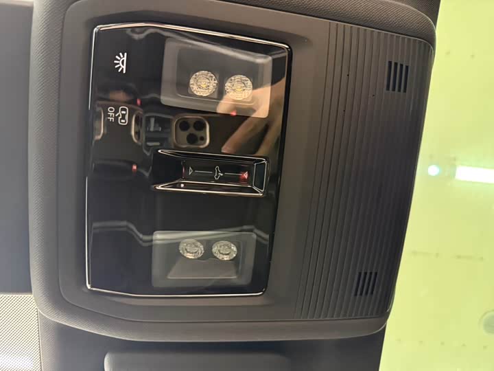 Фото 14 - Volkswagen Golf