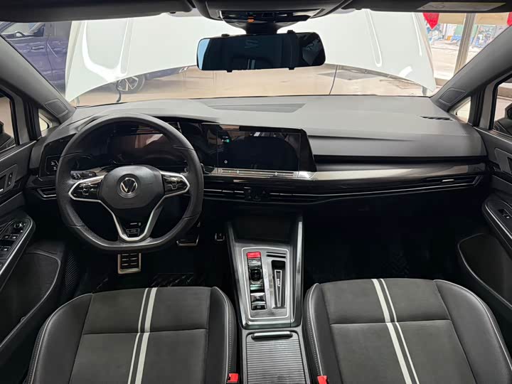 Фото 20 - Volkswagen Golf