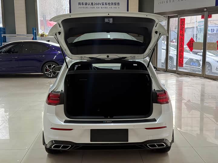 Фото 24 - Volkswagen Golf