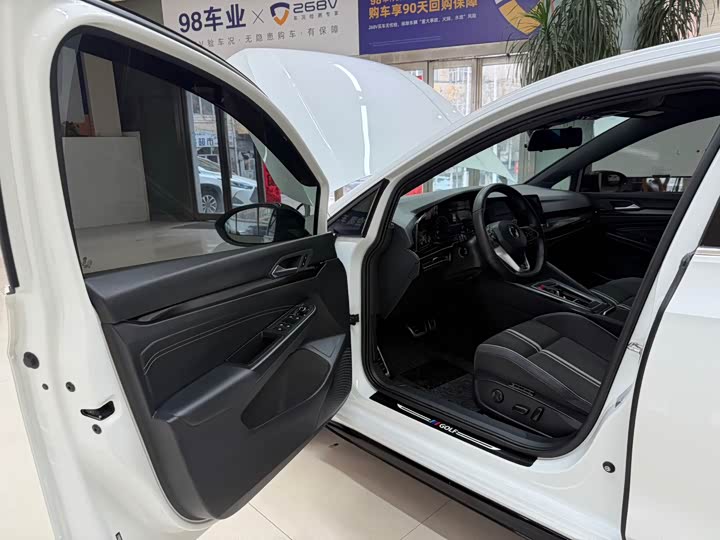 Фото 8 - Volkswagen Golf