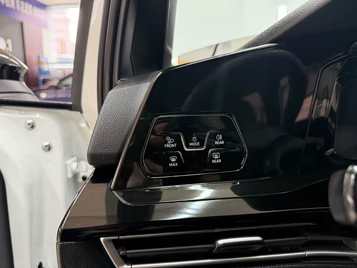 Фото 9 - Volkswagen Golf