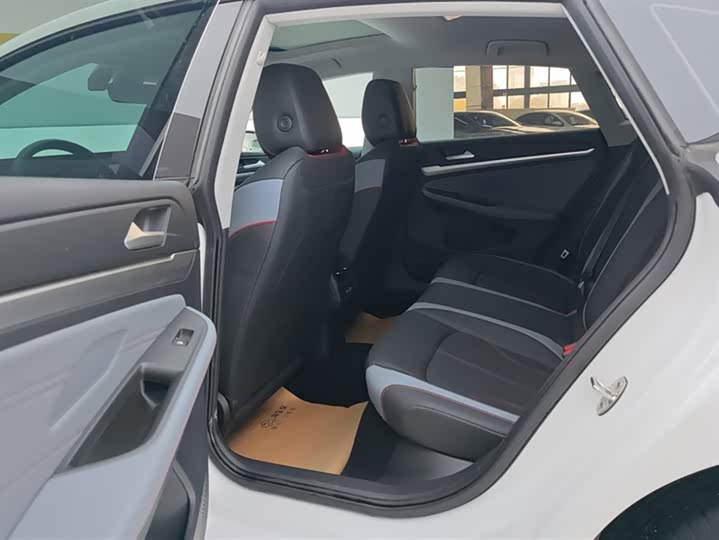 Фото 11 - Volkswagen Lamando L