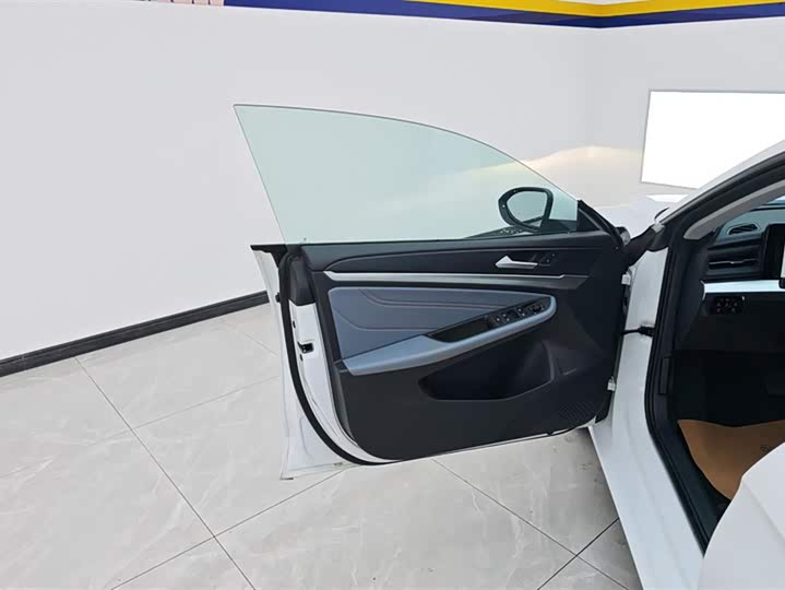 Фото 7 - Volkswagen Lamando L