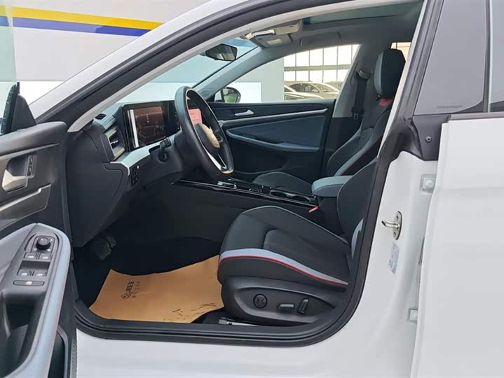 Фото 9 - Volkswagen Lamando L