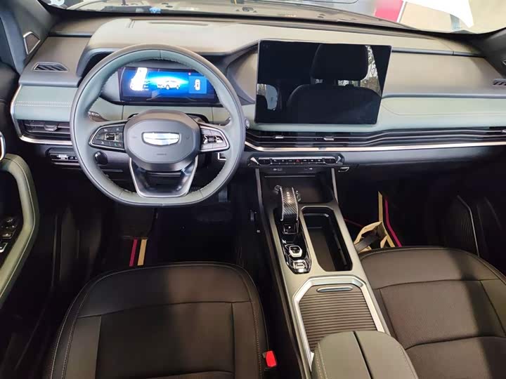 Фото 10 - Geely Okavango L