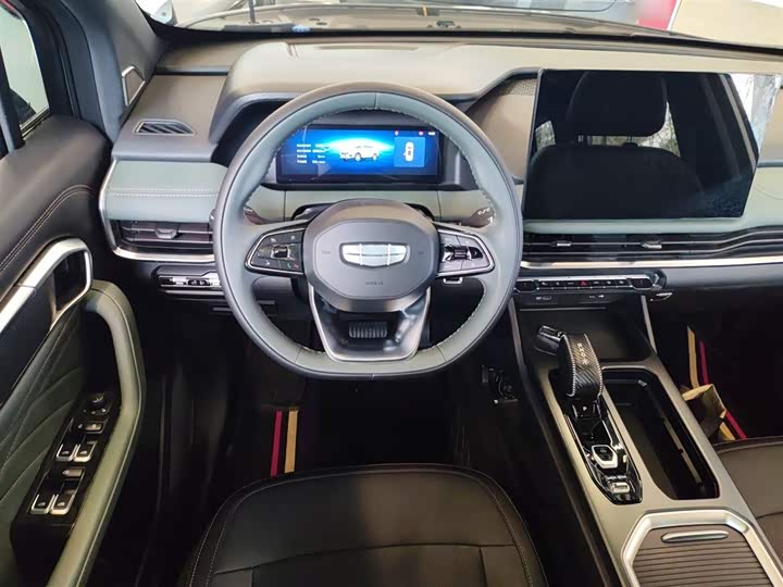 Фото 11 - Geely Okavango L