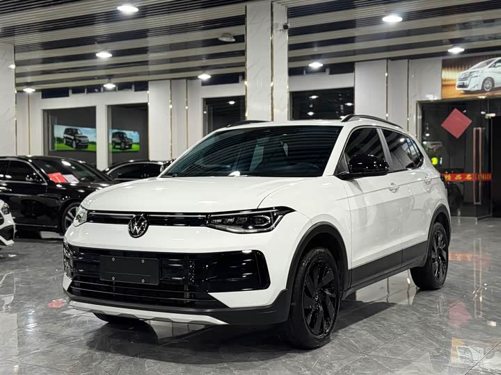 Фото 1 - Volkswagen Tharu