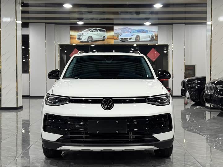 Фото 2 - Volkswagen Tharu