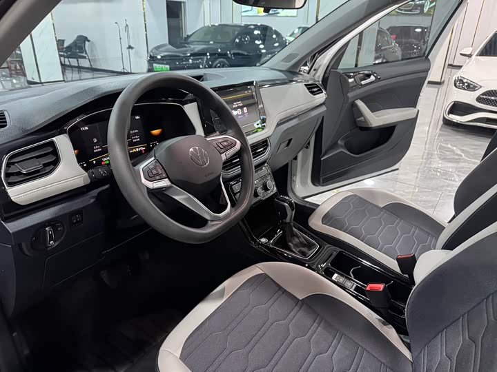 Фото 4 - Volkswagen Tharu