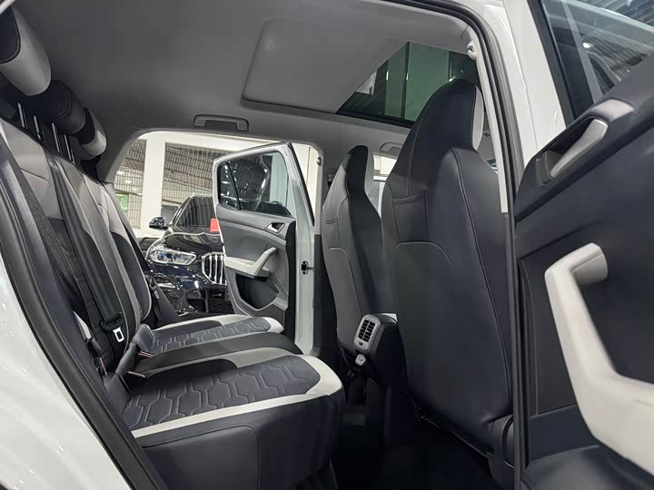 Фото 5 - Volkswagen Tharu