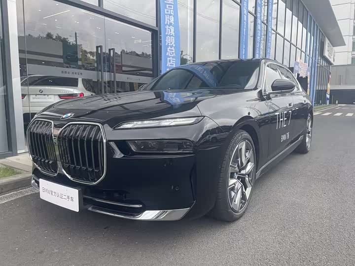 Фото 1 - BMW 7 Series